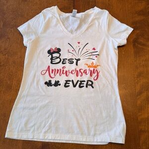 Women Disney Parks  themed “Best Anniversary Ever“ Vacation t-shirt Minnie Mouse